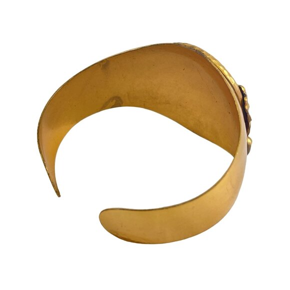 Retro Vintage Floral Embossed Gold-Toned Cuff Bracelet With Round Detai - Picture 6 of 6